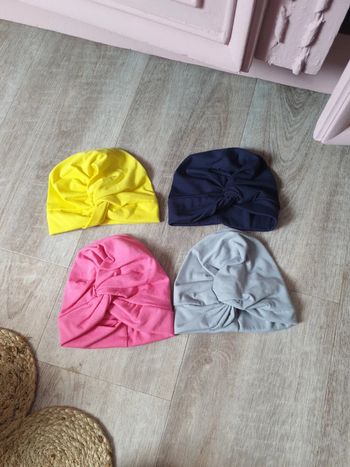 Lot de 4 bonnets