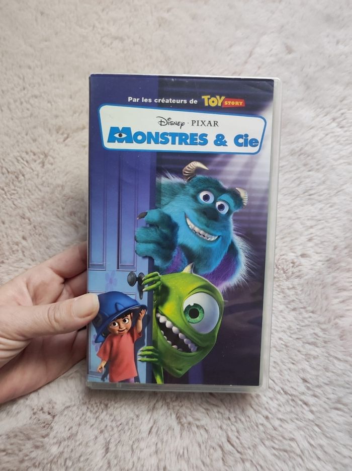 Cassette VHS monstres et compagnie