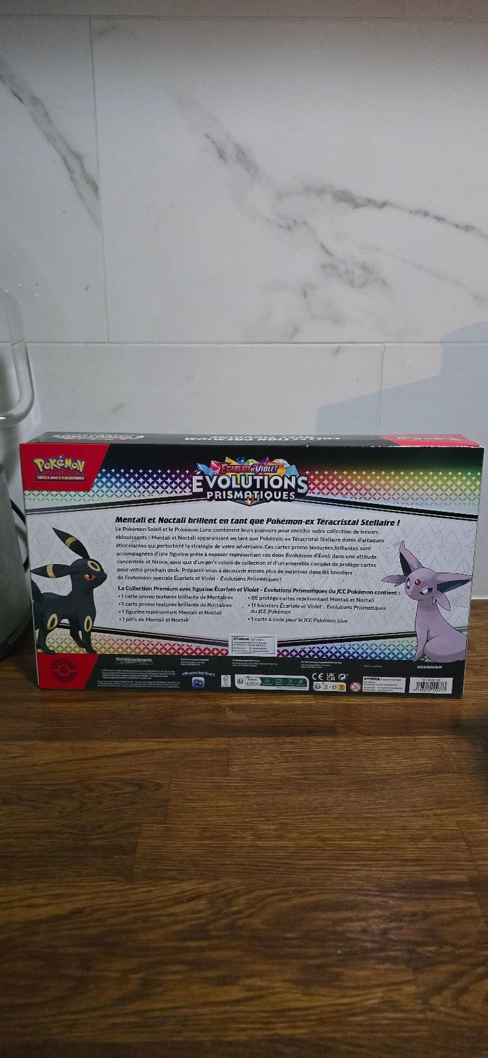 Pokemon coffret evolution prismatique avec figurine - photo numéro 4