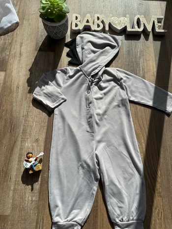 - Combinaison        - 12 mois  - Très bon état  