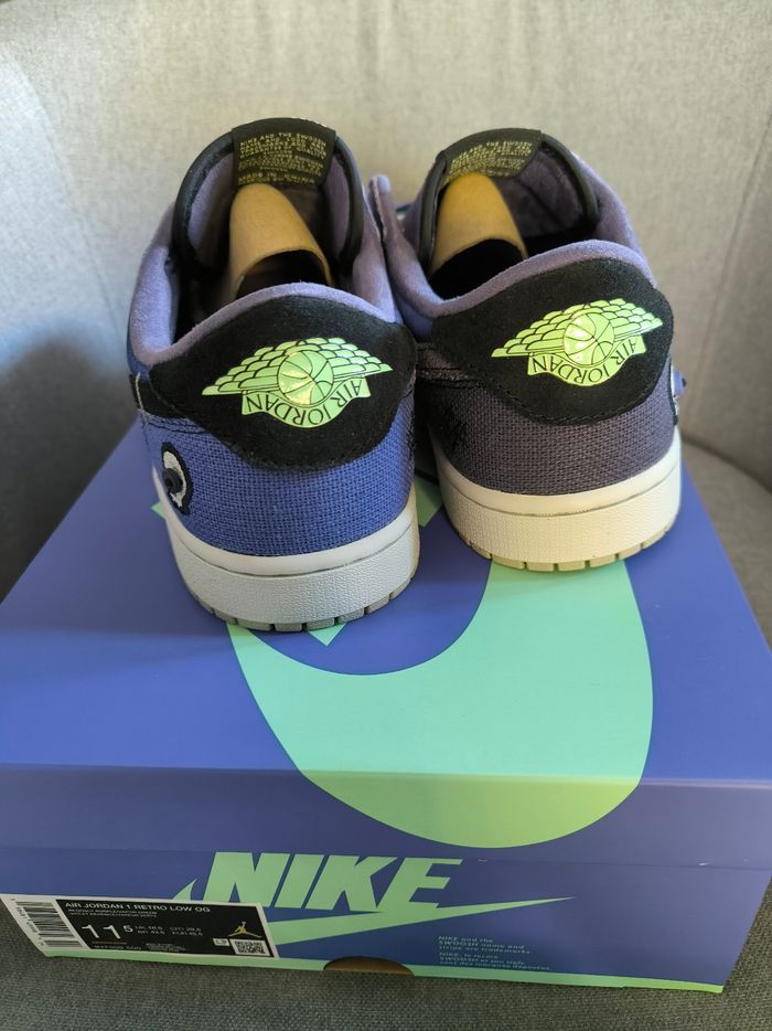 Doudoune sans manche the North face 
Couleur lavande taille femme XS enfant M
Neuve jamais porté 
prix  250€ en boutique 
Tissus 100% nylon 
Isolation 100% duvet pouvoir gonflant assure chaleur et confort 

Expédition rapide et emballage soigné 👍

Questio - photo numéro 2