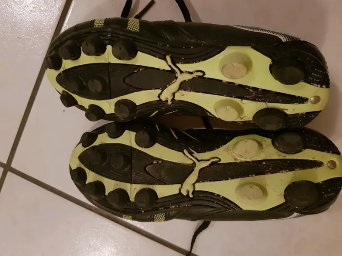 Chaussures de foot PUMA Pointure 35 - photo numéro 2