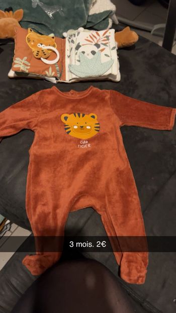 Pyjamas bébé 3 mois.
