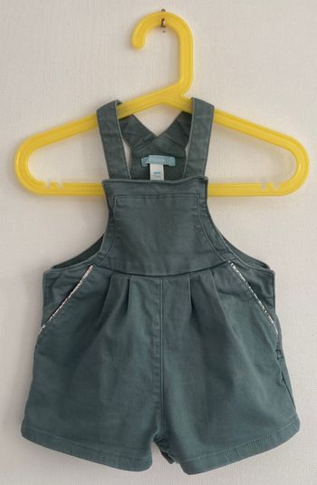 salopette short taille 9 mois