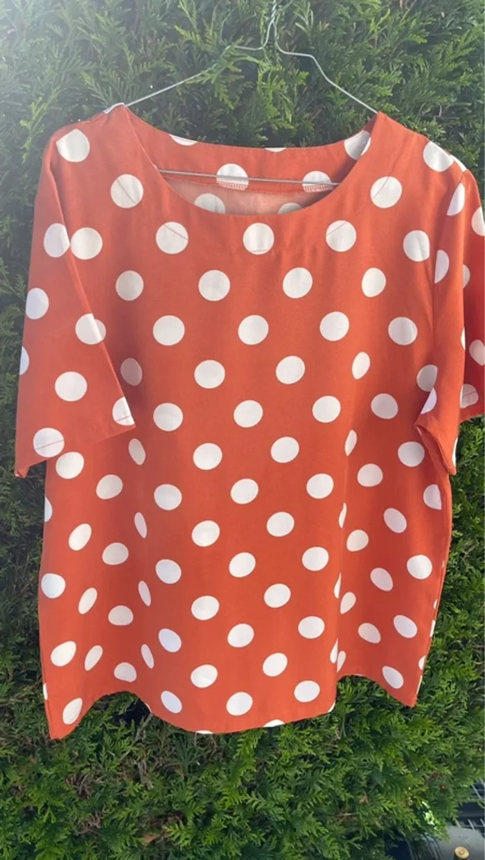 Petit haut orangé à pois blancs - photo numéro 2