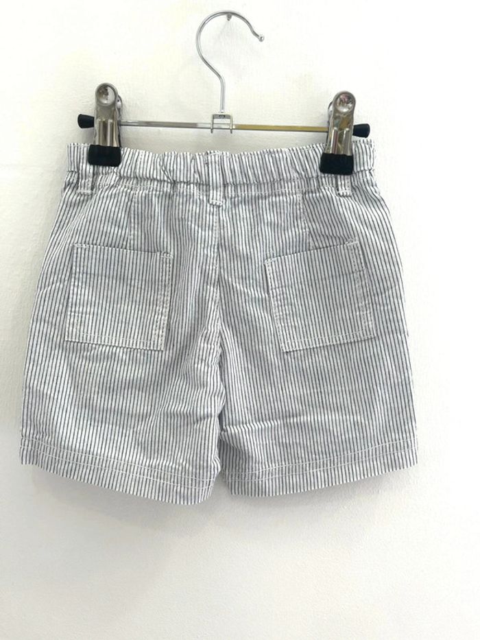 Short blanc rayé bleu - photo numéro 2