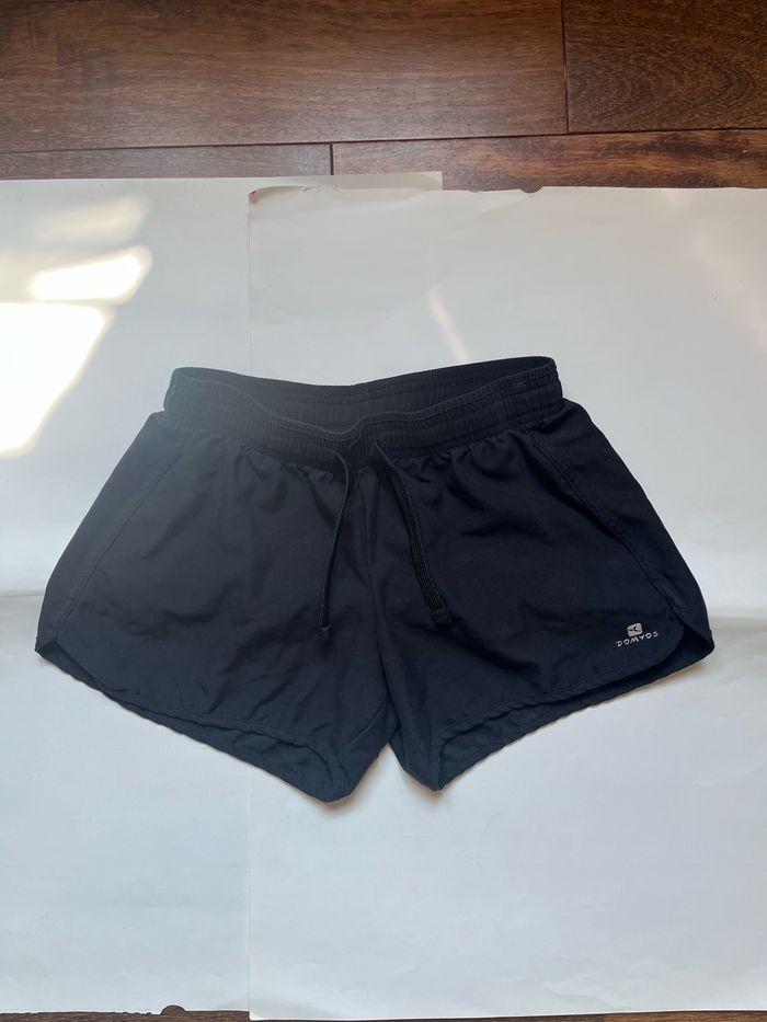 short de sport noir domyos 10-11 ans