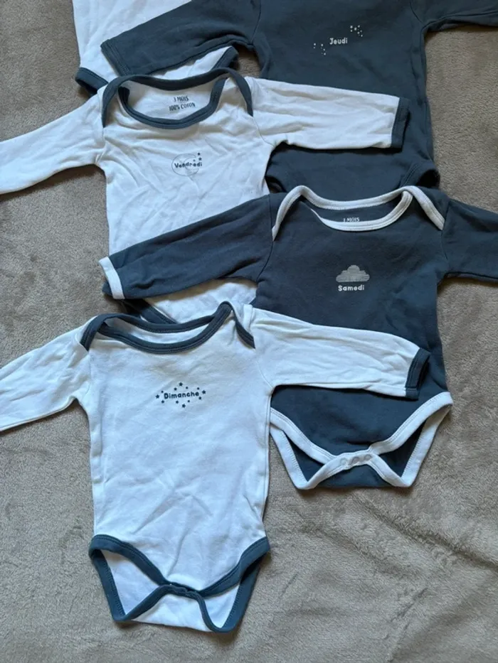 Lot de 7 bodies - photo numéro 2