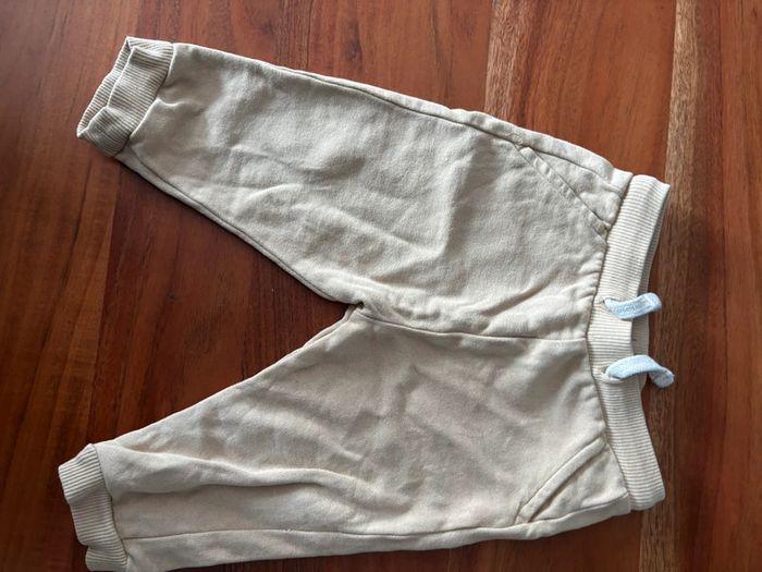 Lot pantalon 12M - photo numéro 4