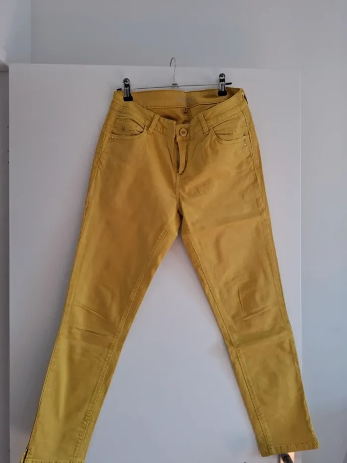 Pantalon jaune grain de malice - 38 - très bon état - photo numéro 2