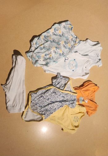 Lot body 1 mois / 7 pièces