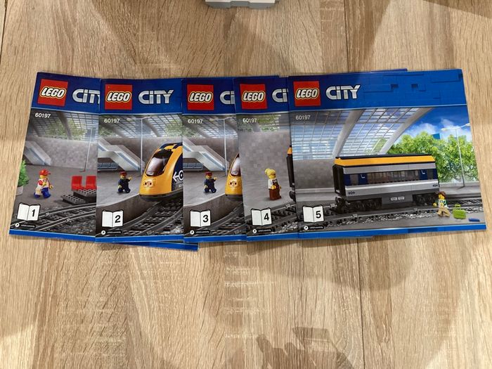 Lego 60197 le train passagers télécommandé - photo numéro 6