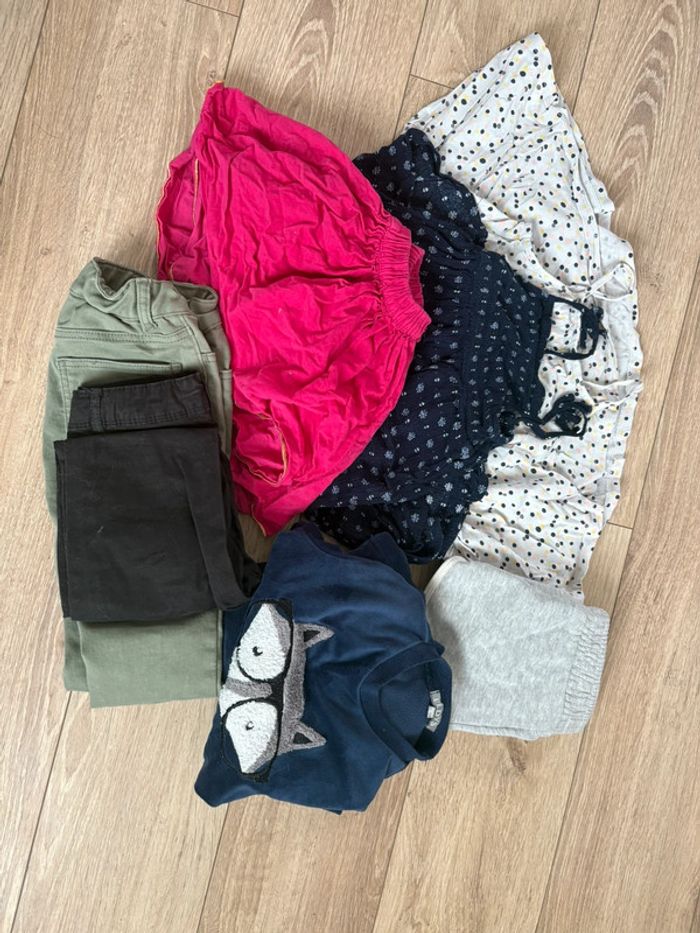 Lot vêtement fille 4 ans bon état