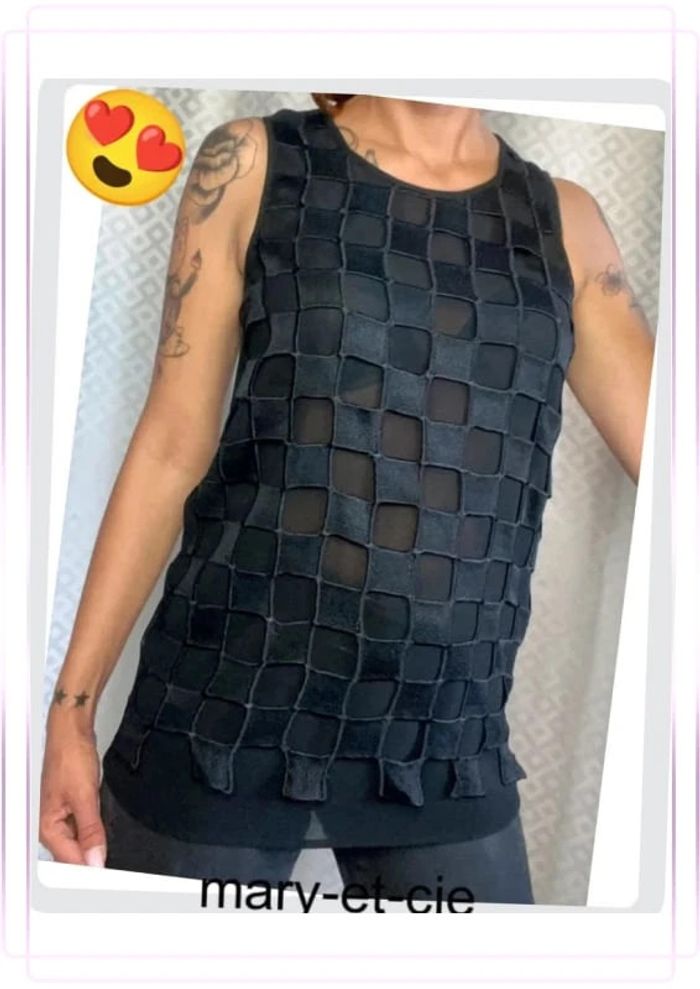 SOLDÉ - Haut sans manches leger semi transparent taille S - photo numéro 2