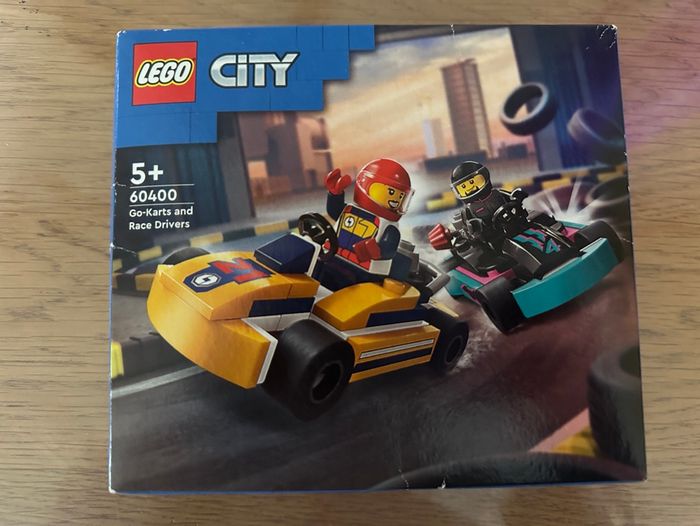 Lego 2 voitures de karting Neuf