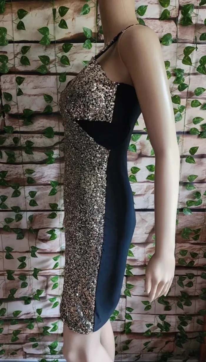 🌸Robe sequins dorés Taille Unique 🌸 - photo numéro 4