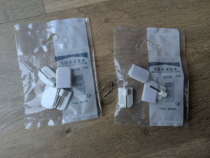 Lot de supports adhésifs pour tringle ( neufs ) - photo numéro 2