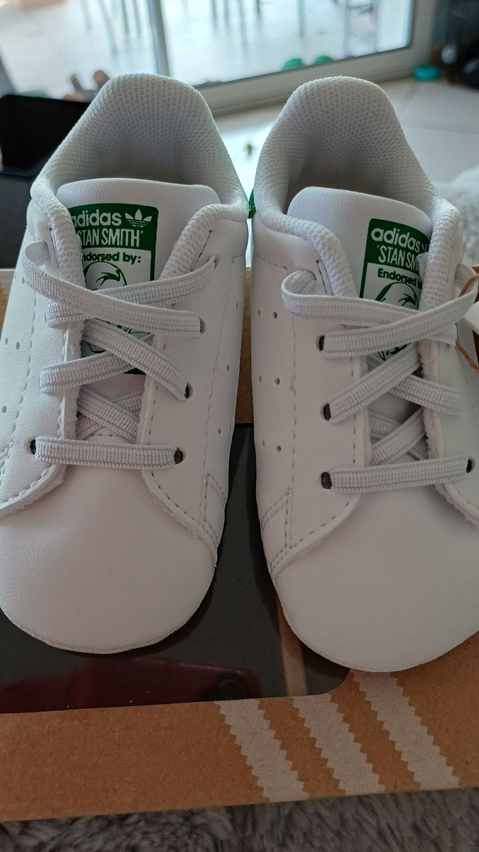 Chaussures Stan Smith Crib Adidas taille 19 - photo numéro 3