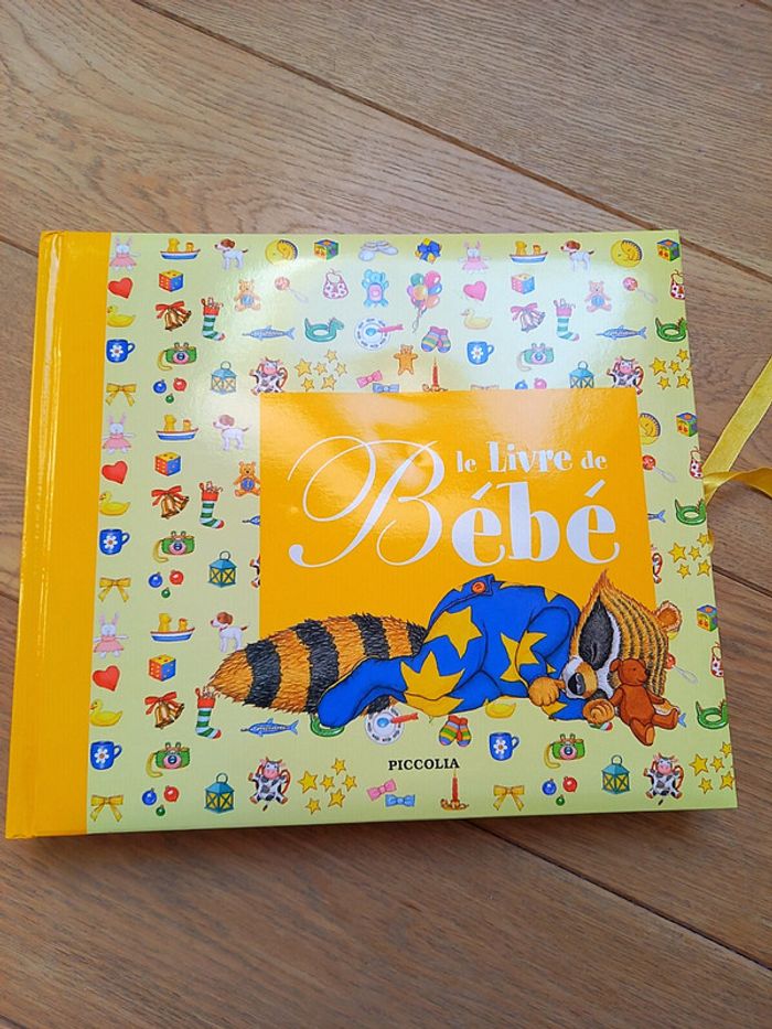 Le livre de bébé - photo numéro 2
