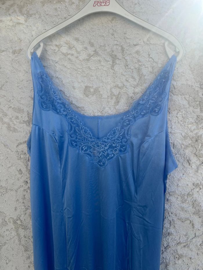 Dessous de robe - photo numéro 2