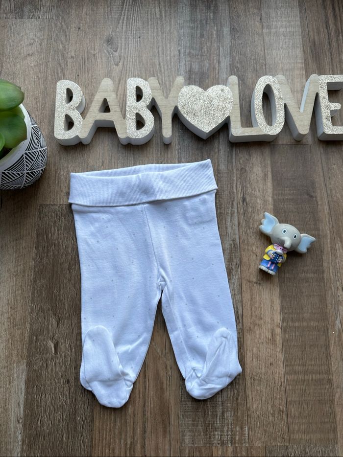 - Pantalon Kiabi   - 1 mois - Très bon état