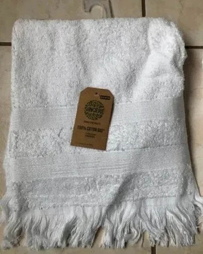 Lot de 2 Serviettes de toilette 50x100 cm Sincere en coton bio blanc neuf avec étiquette - photo numéro 2