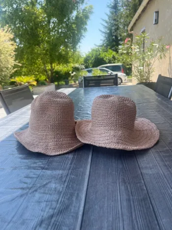 Lit de 2 Chapeaux de soleil