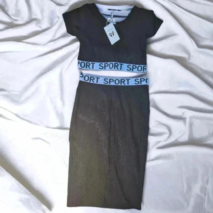 Ensemble 2 pièces noir et blanc🌹 12 ans🌹