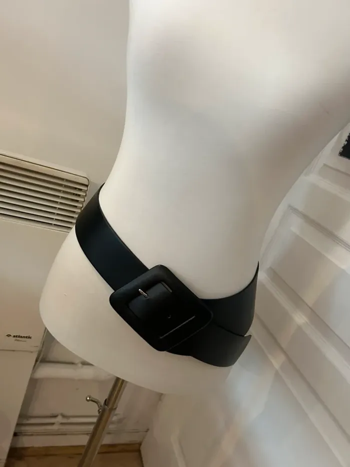 Ceinture taille en cuir noir 80