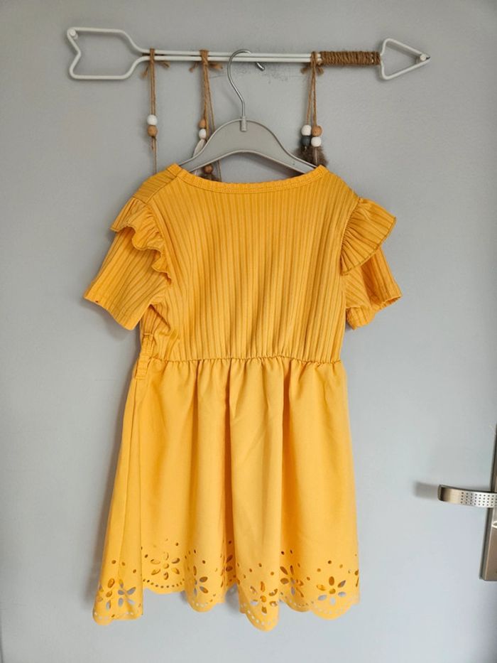 Robe 4 ans - photo numéro 2