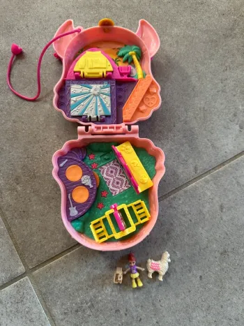 Polly pocket