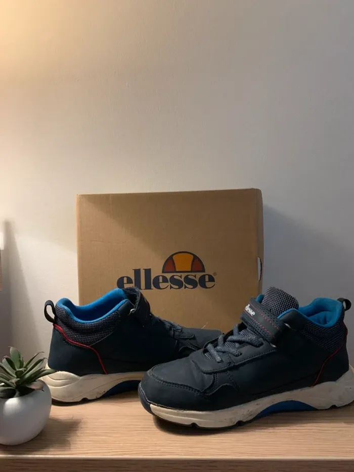 Chaussure d’enfant taille 34