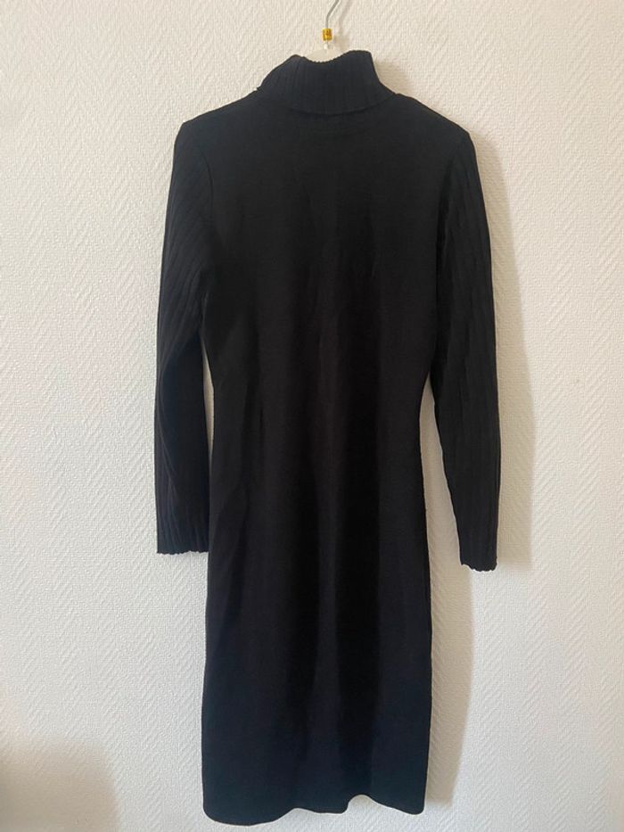 Robe noire col roulé - photo numéro 2