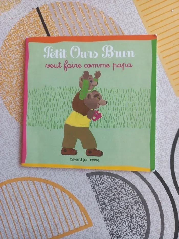 Livre Petit ours brun veut faire comme papa