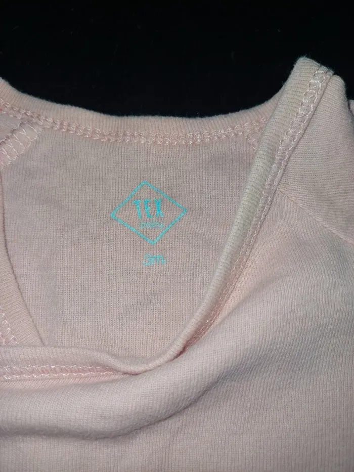 Lot bodies rose 3 mois primark et tex - photo numéro 2