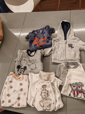 Lot vêtements bébé 1 mois