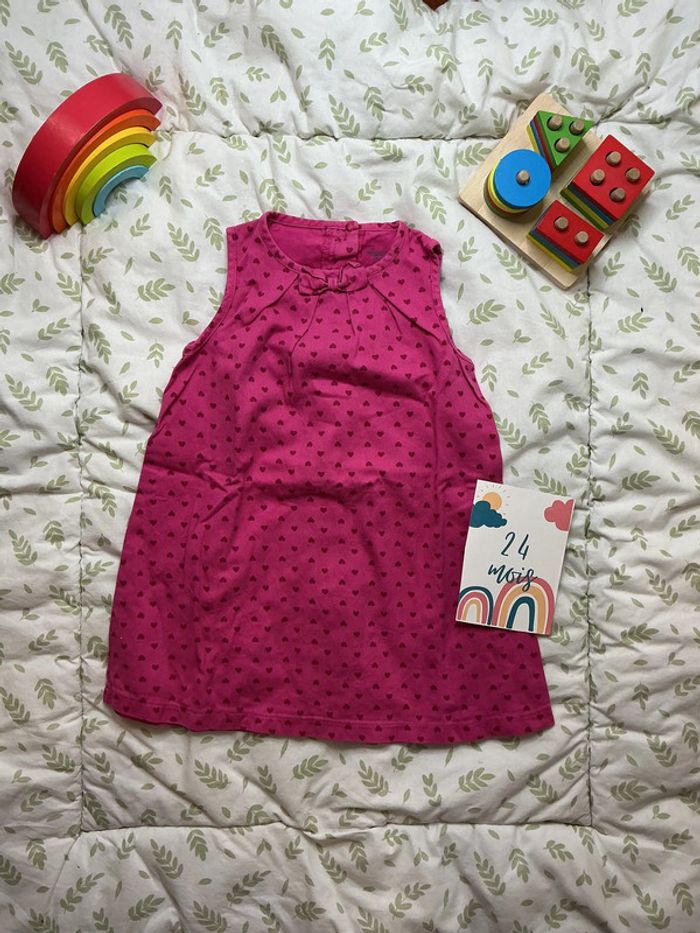 robe sans manches rose motifs coeurs bébé rêve 24 mois