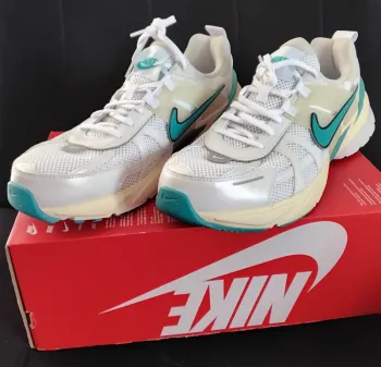 Baskets Nike V2K Run