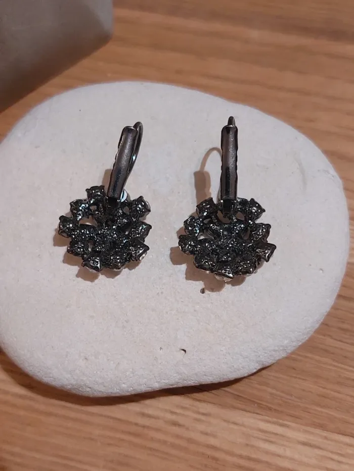 Boucles d'oreilles fantaisie neuves🎁 - photo numéro 3
