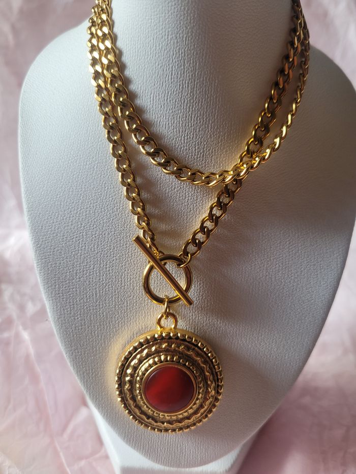 Collier upcyclé avec un joli bouton chiné. - photo numéro 1