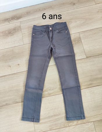 Pantalon gris 6 ans