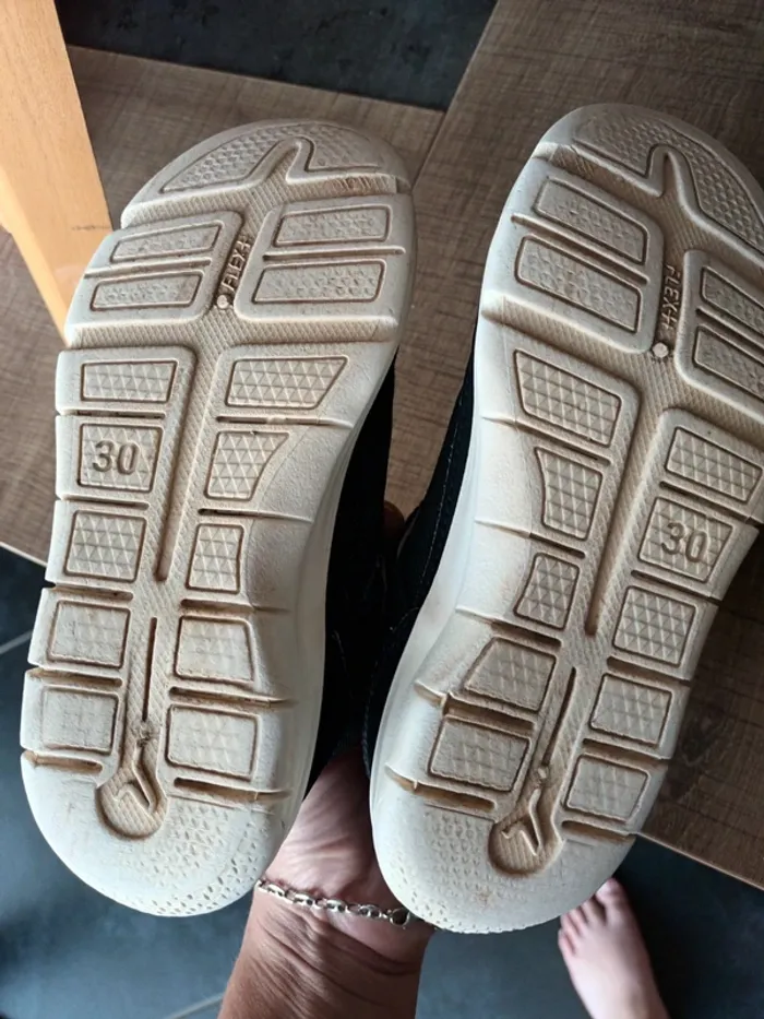 Basket noir et blanche T30 - photo numéro 5