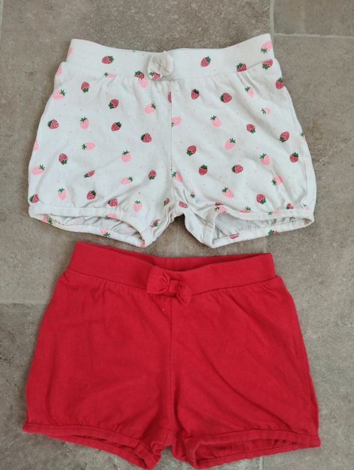 Lot 2 shorts fille 18 mois rouge et fraises