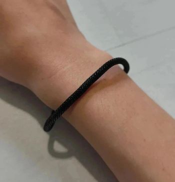 Bracelet noir neuf