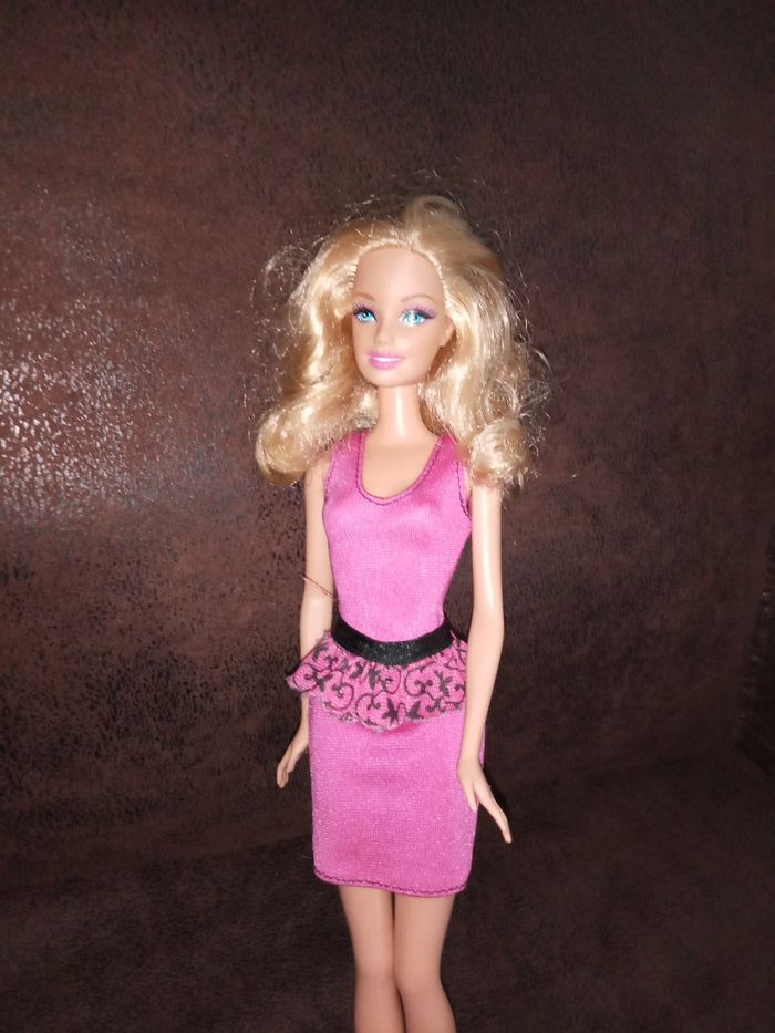 Jolie BARBIE "Mattel" de 1998 - photo numéro 2