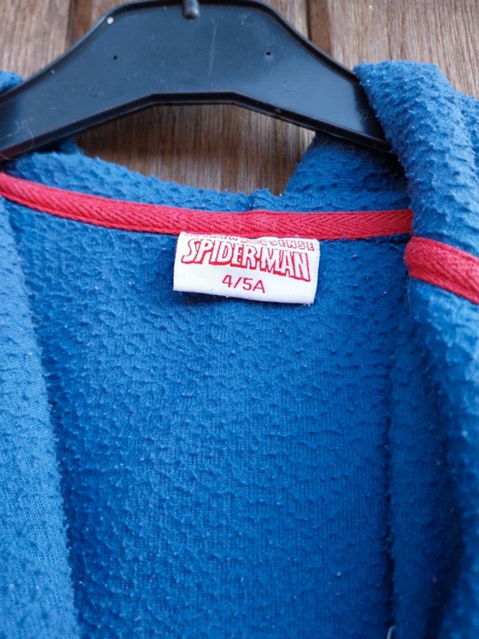 Peignoir spiderman 4.5 ans - photo numéro 2