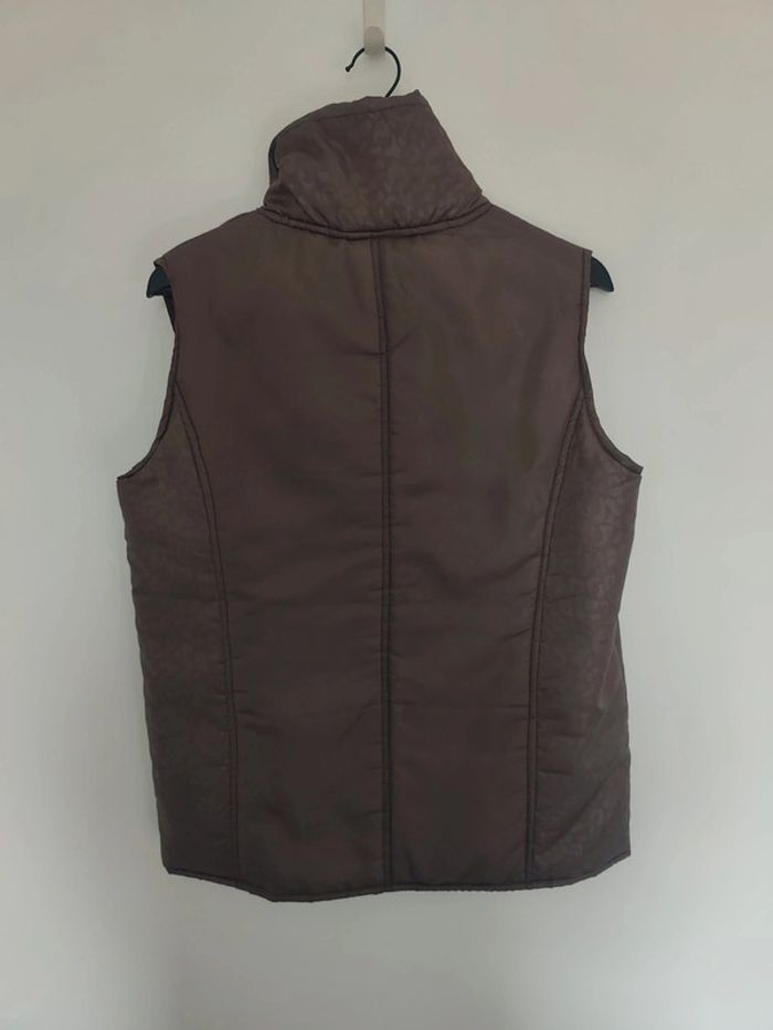 Doudoune sans manche marron
blouson  veste
 #top #manteau #marron imprimé léopard animal - photo numéro 4