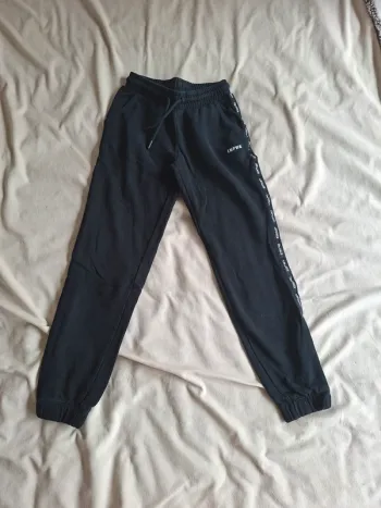 jogging pantalon de sport, taille XXS, marque Kiabi, noir, en très bon état