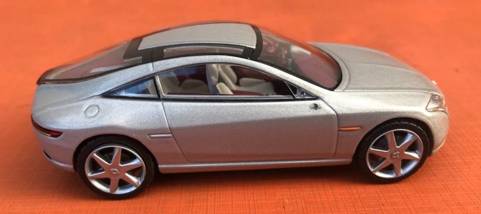Voiture miniature Renault Fluence Norev Echelle : 1/43ème - photo numéro 5