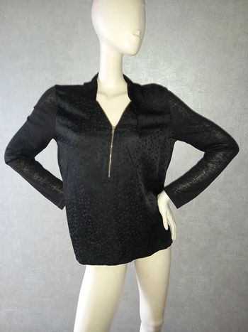 tee shirt noir bi matière satiné et pull taille 42